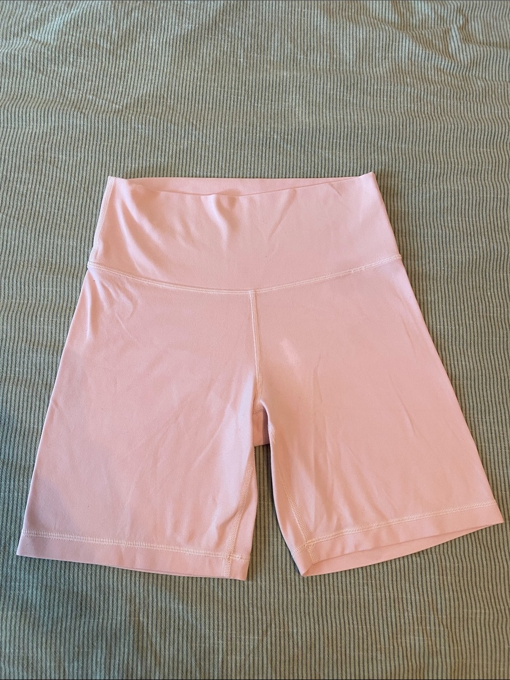 TNA High Rise 7” Shorts Size Medium
